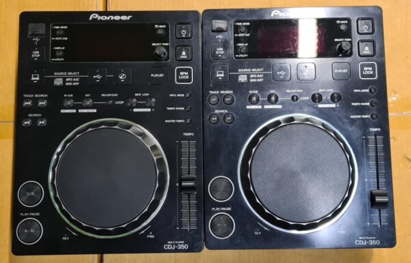 Coppia Pioneer CDJ 350 USATI
Possibilità di vendita anche separatamente
